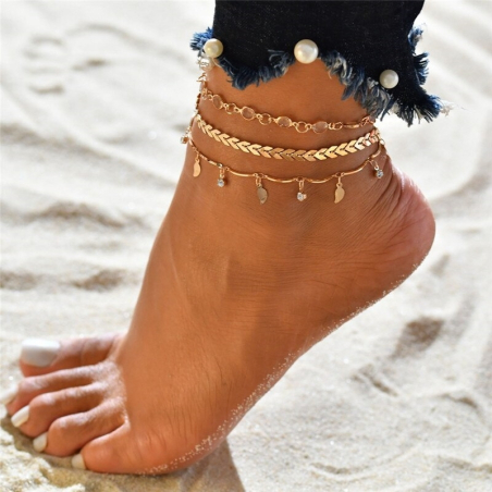 Set of 3 Caida anklets with various small pendants