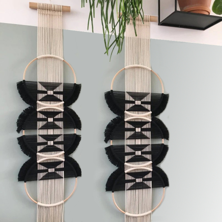 Hand-knotted macrame wall decoration Auelo with 3 rings