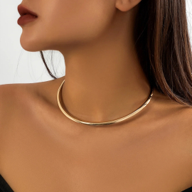 Stunning golden choker with extension